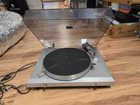 Gramofon do odtwarzania płyt winylowych