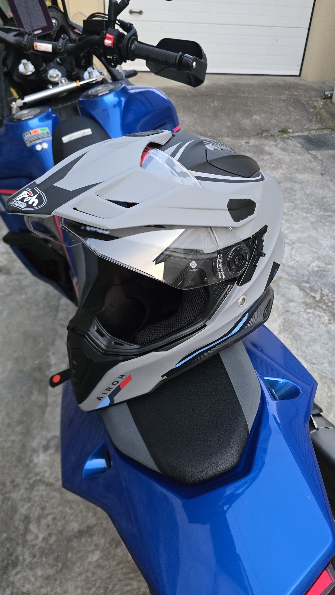 Airoh commander Factor XL