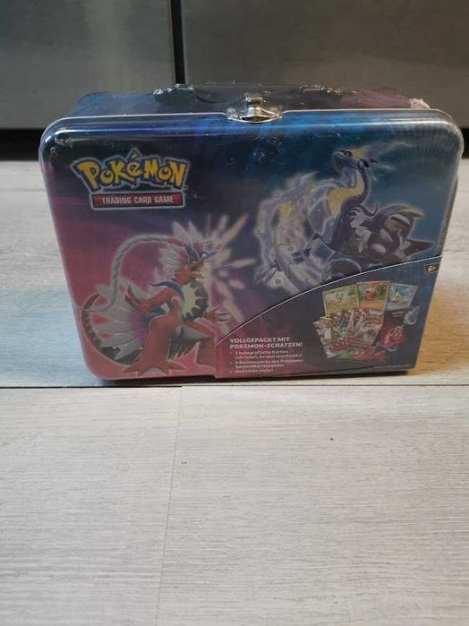 Pokemon walizka Gra kolekcjonerska  Felori Krokel i Kwaks j. Niemiecki