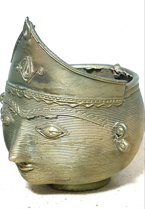 Taças / vasos asiáticas em bronze - Deusa Laxmi para incensos e planta