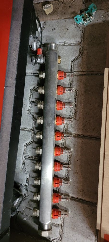 Rozdzielacz podłogówki 10 sekcji i 8 sekci