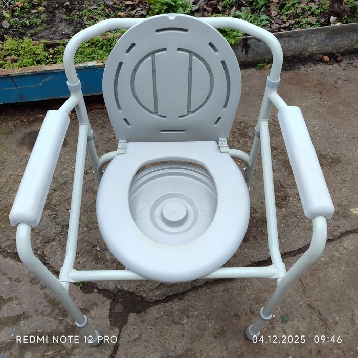 Продам стул-туалет для инвалидов и малоподвижных людей.