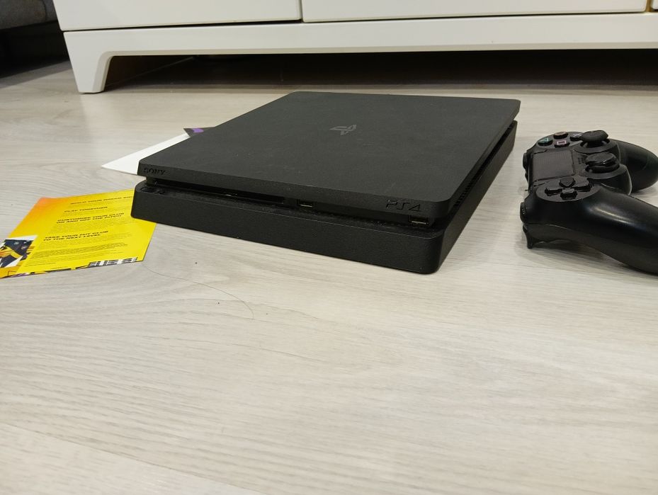 Ps4 PlayStation 4 slim 1TB GTA V Gran Turismo 7 i inne gry