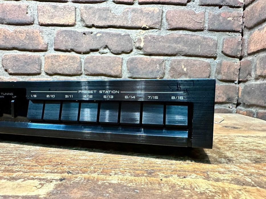 Tuner Radiowy Akai AT A-102