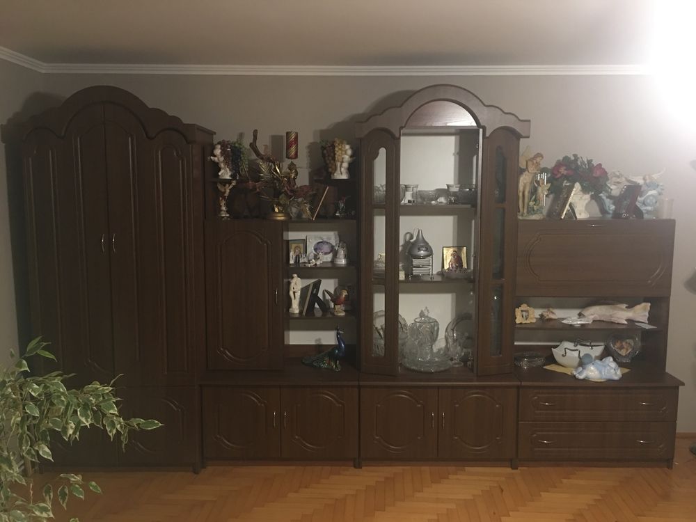 Стінка у вітальню 5500 грн. договірна
