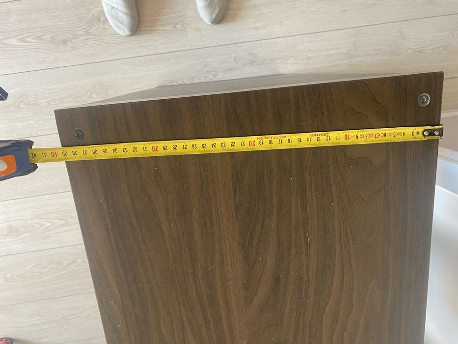 Armario castanho ikea + suporte branco