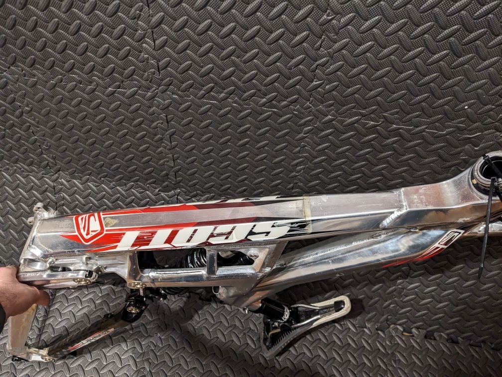 Рама підвіс Scott Gambler DH specialized yt trek