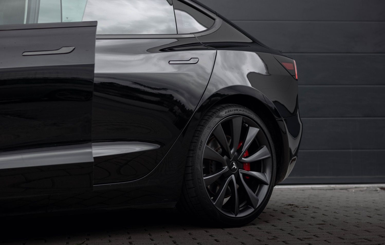 Tesla model 3 Performance