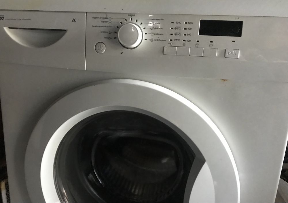 Máquina Lavar Roupa Avariada
