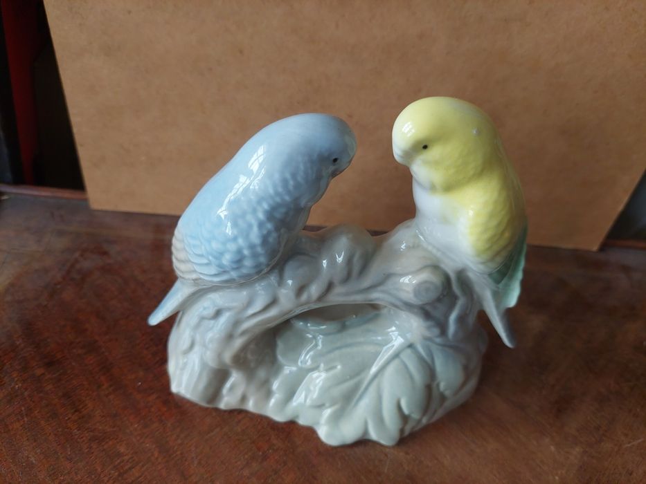 Escultura faianca pássaros  porcelana