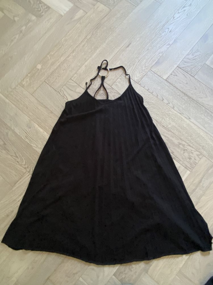 Trapezowa plisowana letnia sukienka czarna s 36 Top secret