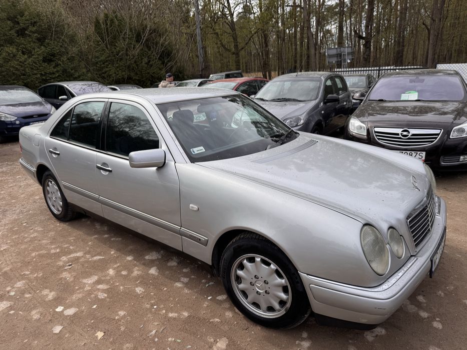 Mercedes E200 Automat   2.0 Gaz LPG 1999r Super Stan Niski Przebieg