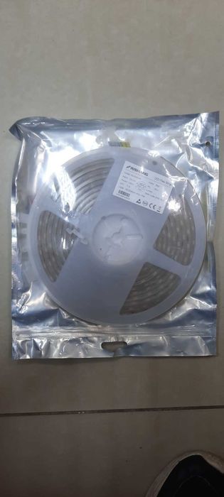 Світлодіодна стрічка RISHANG червона 5050-60-IP67-R-12-12 RD3260AA