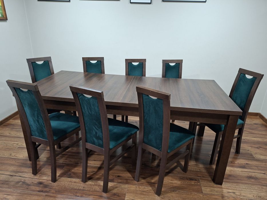 Stół z 12 krzesłami