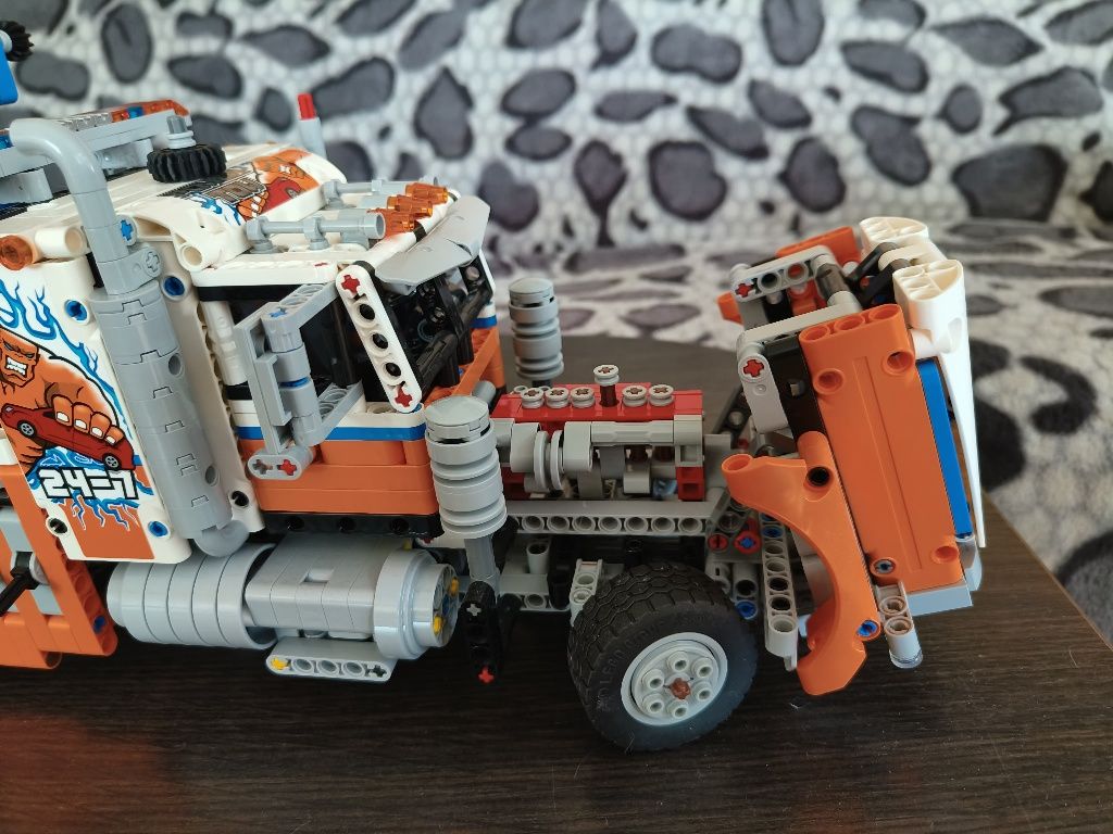 LEGO Technic Heavy-duty Tow Truck (42128)