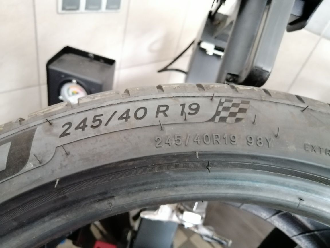 Michelin 245/40/19 98Y