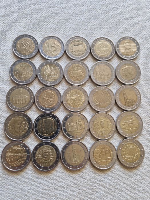 Lote 2 de 25 moedas de 2€ comemorativas circuladas