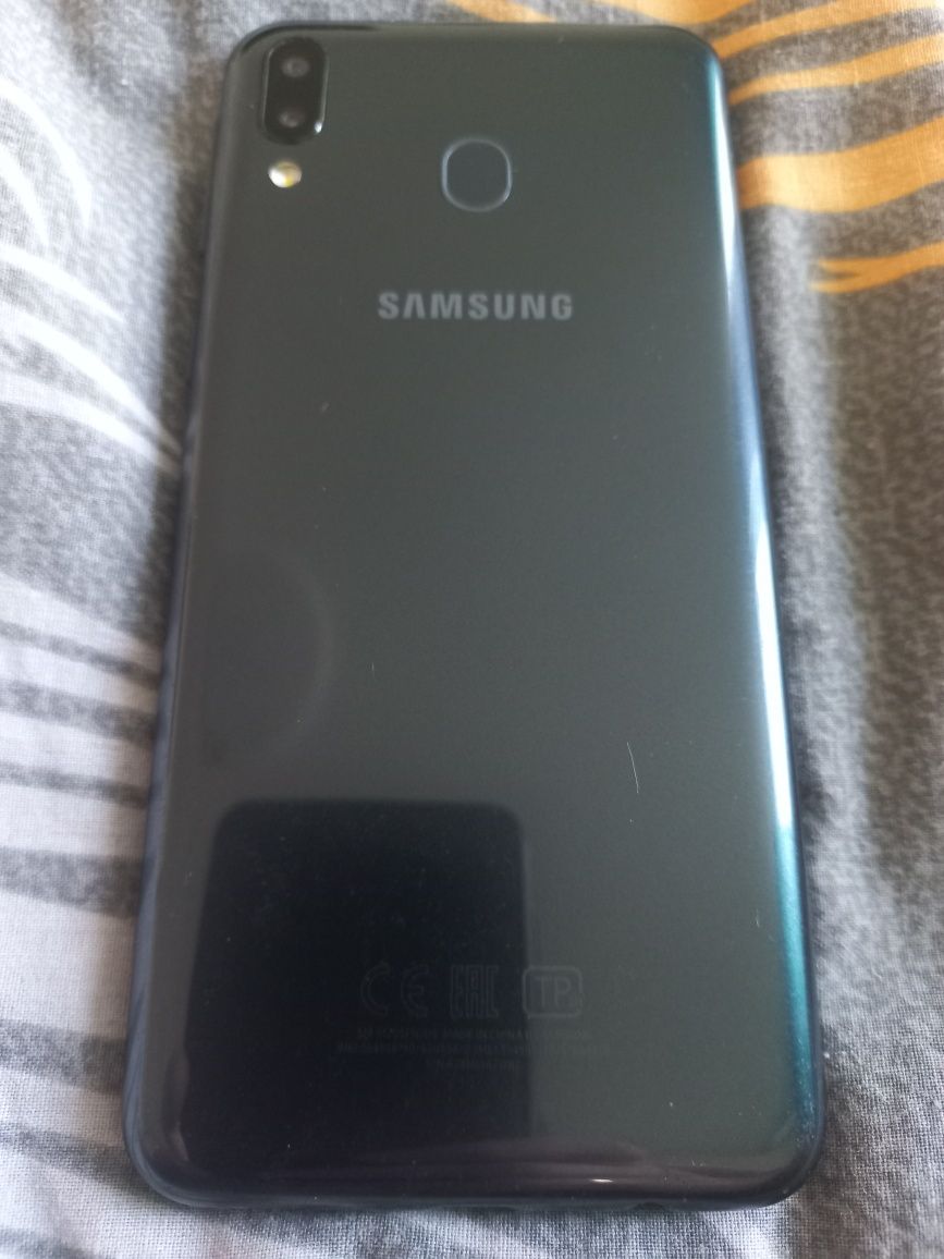 Продам Samsung galaxy m20 4/64