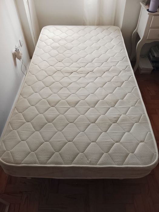 Estrutura cama + colchão
