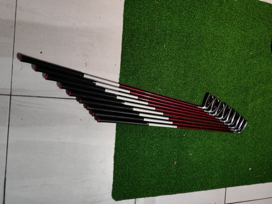 Conjunto TaylorMade R9 4-pw-aw-sw