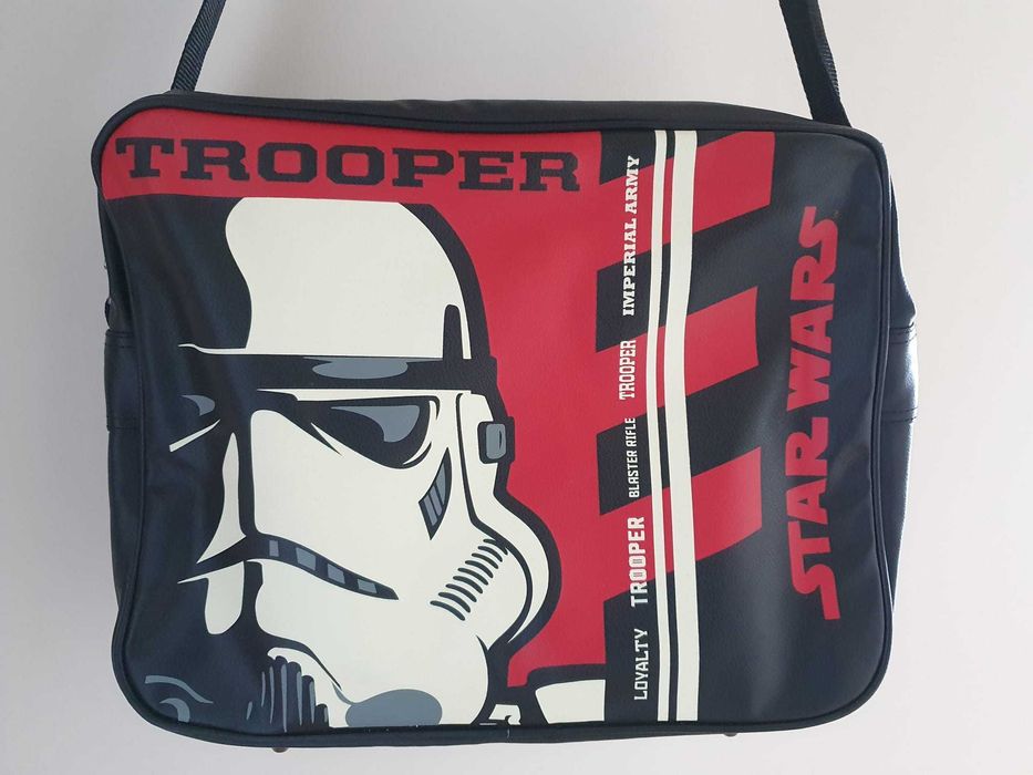 Mala Unisexo Oficial Star Wars (NOVO) - 37 cm