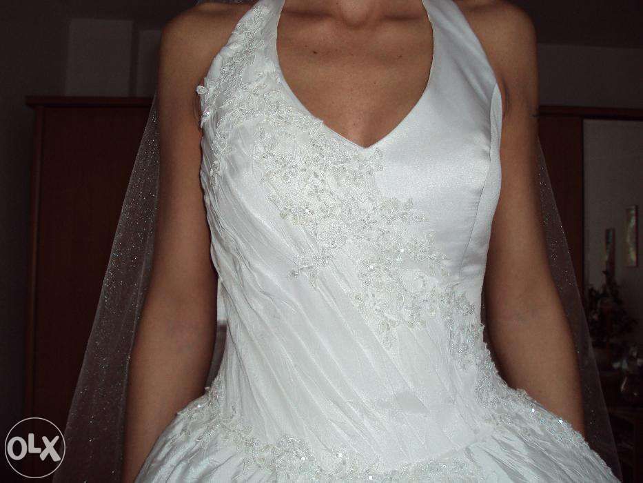 sprzedam białą suknie ślubną roz.34/36, tiulowy długi welon