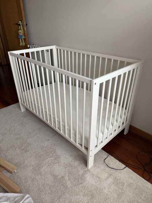 Berço, branco + Colchao de molas ensacadas - 60x120 cm