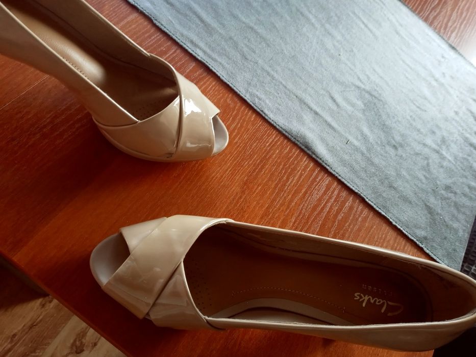 Buty bez lakier obcas 39 uk 6 Clarks wsuwane