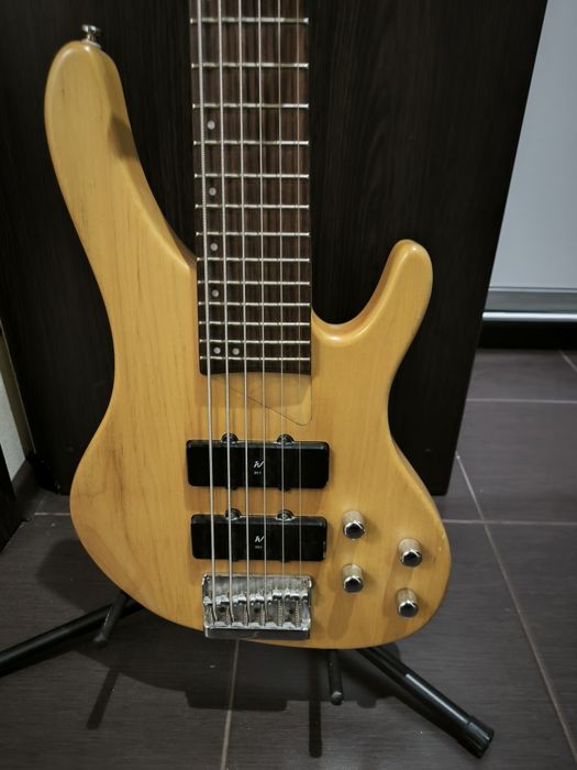 Wahburn xb 600 - 6 струнна бас гітара