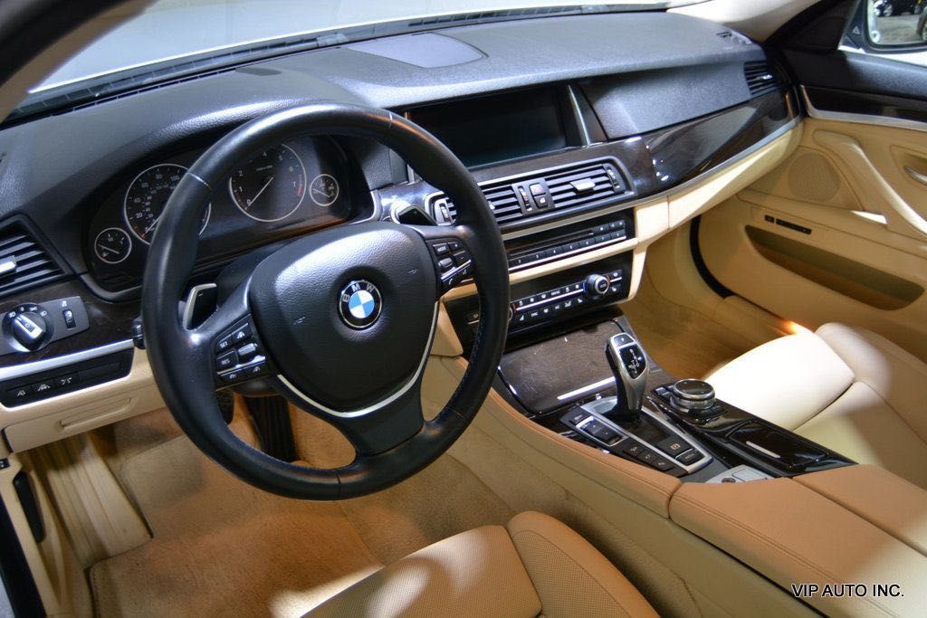 BMW 5 Series 550i xDrive 2014 року