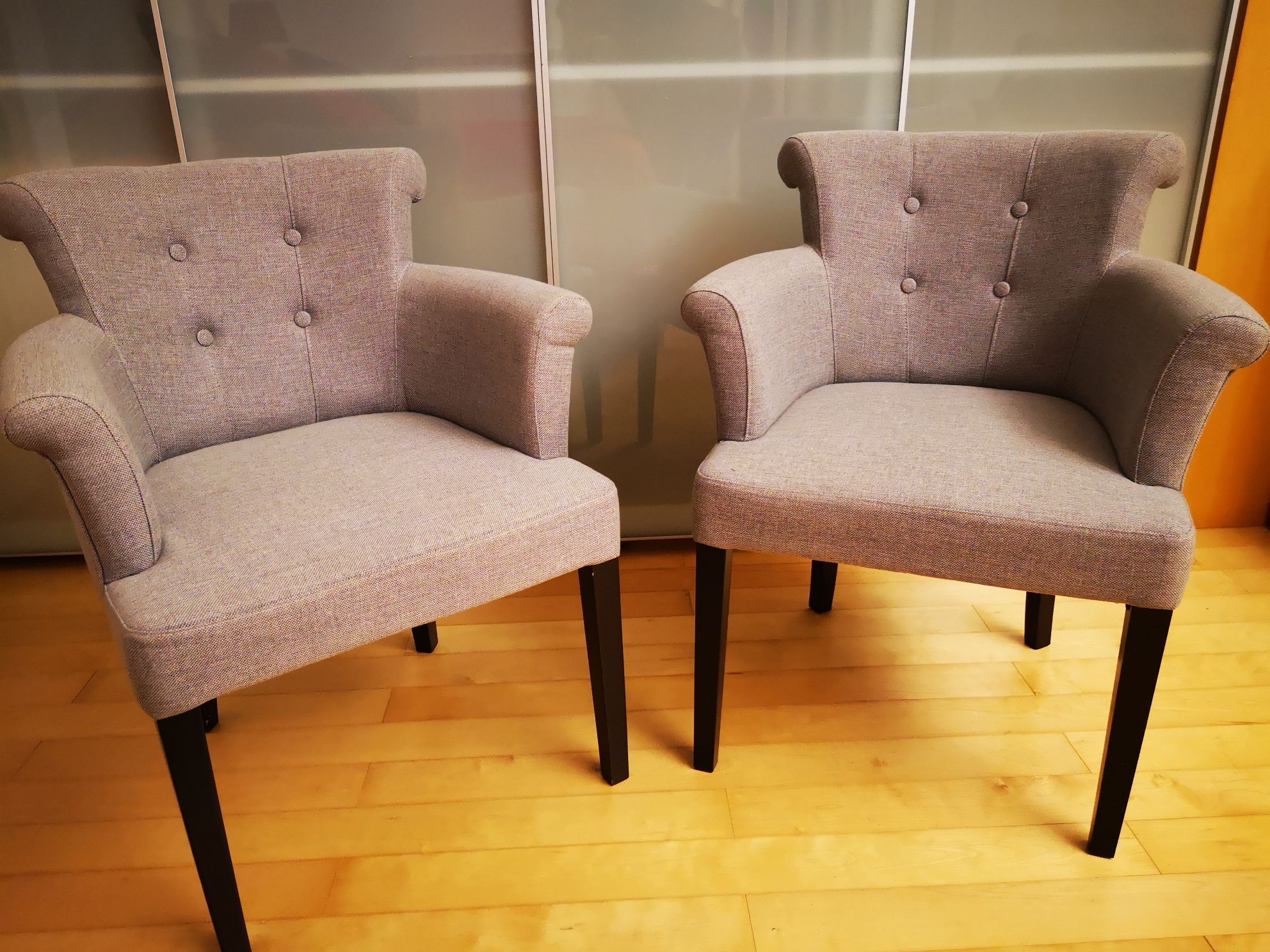 Cadeiras de tecido (duas)