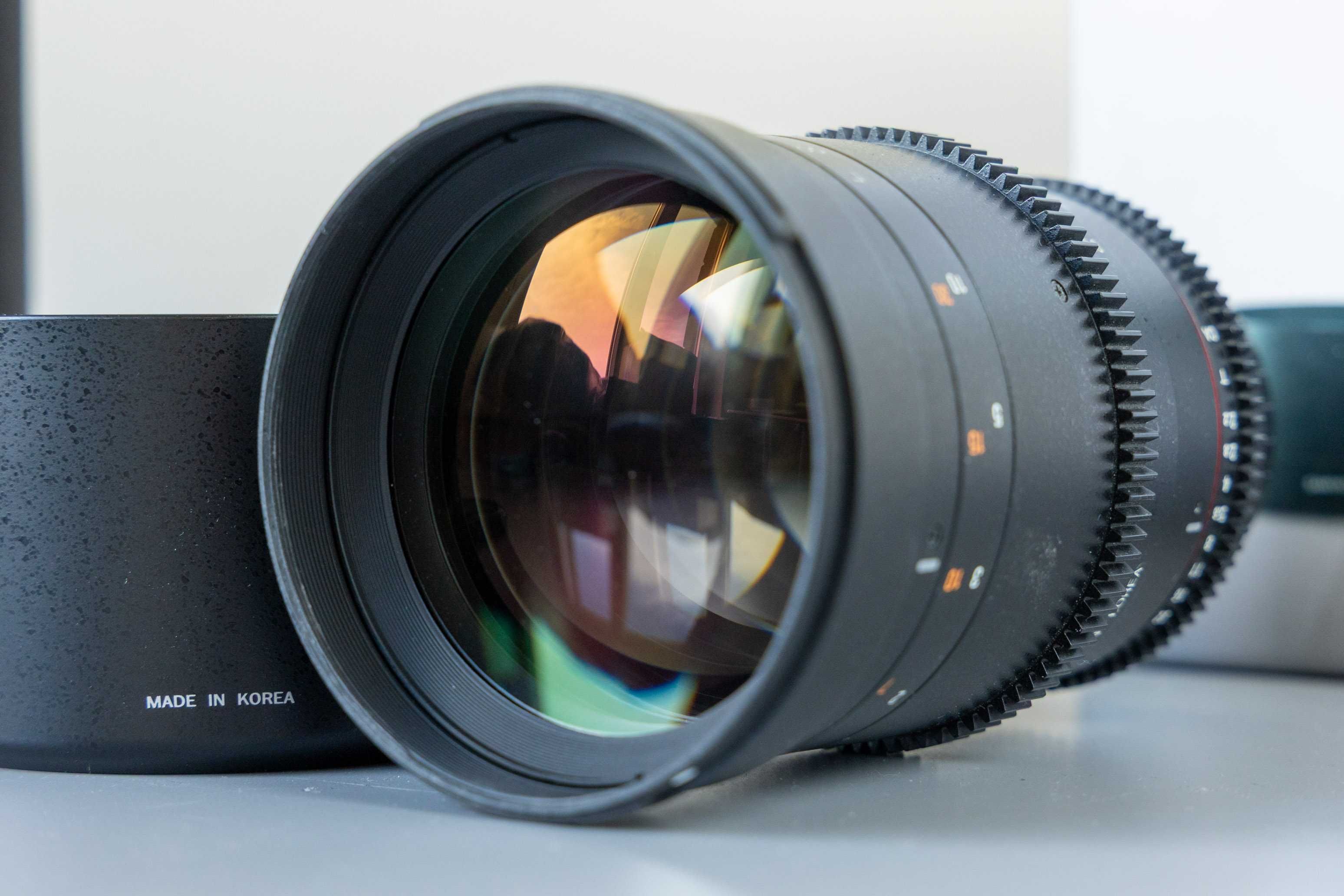 Obiektyw Samyang VDSLR 135 mm ED UMC T2.2 do Canon EF VAT 23%.