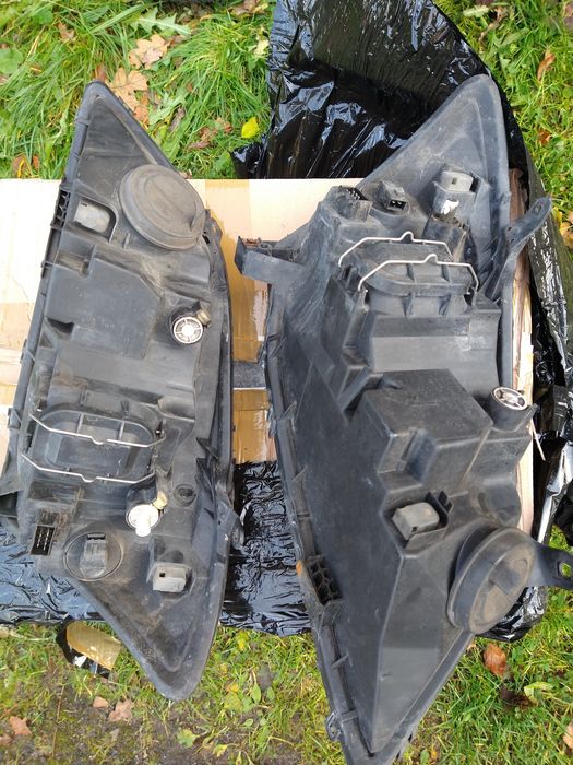 Toyota Corolla e12 reflektory/lampy