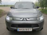 Mitsubishi Outlander 2013 год выпуска.Отличное состояние.