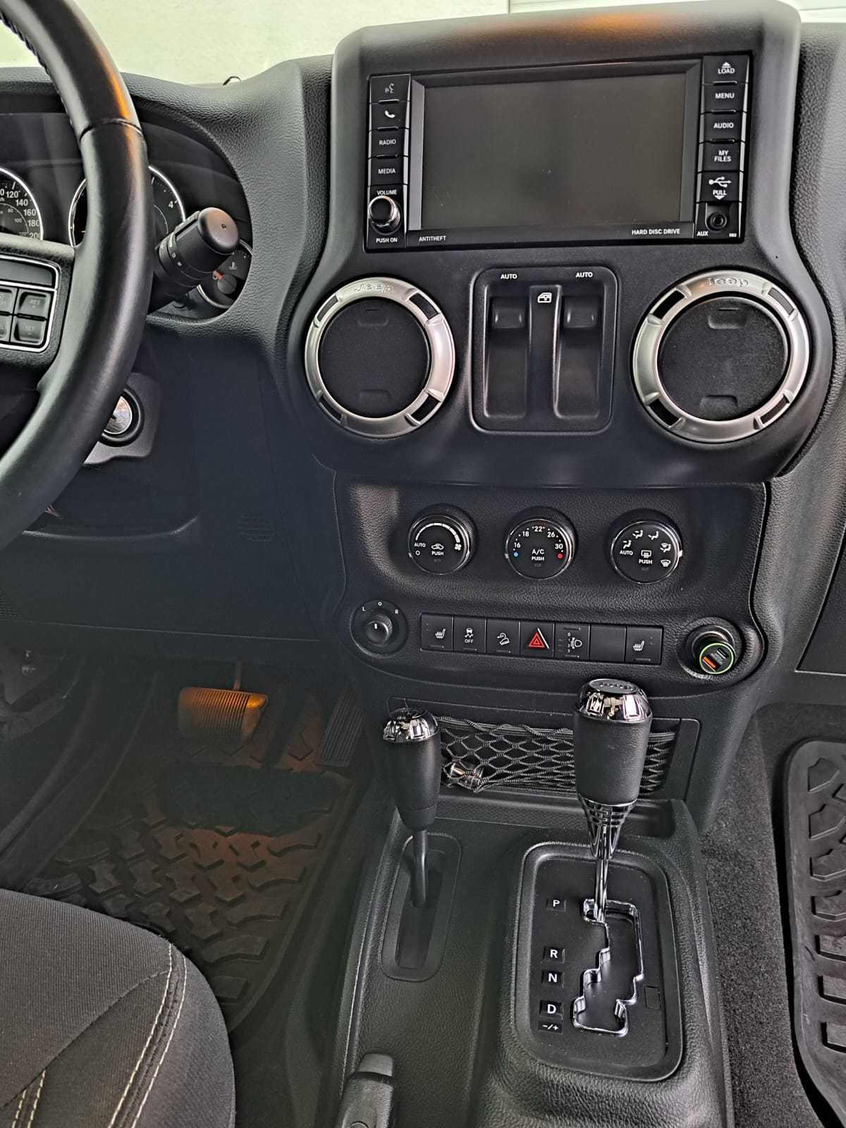 Jeep Wrangler Sahara Automático - Diesel