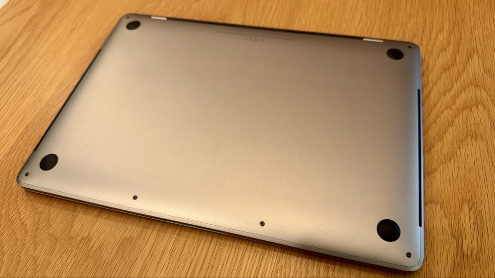 Macbook pro 2018 - impecavel