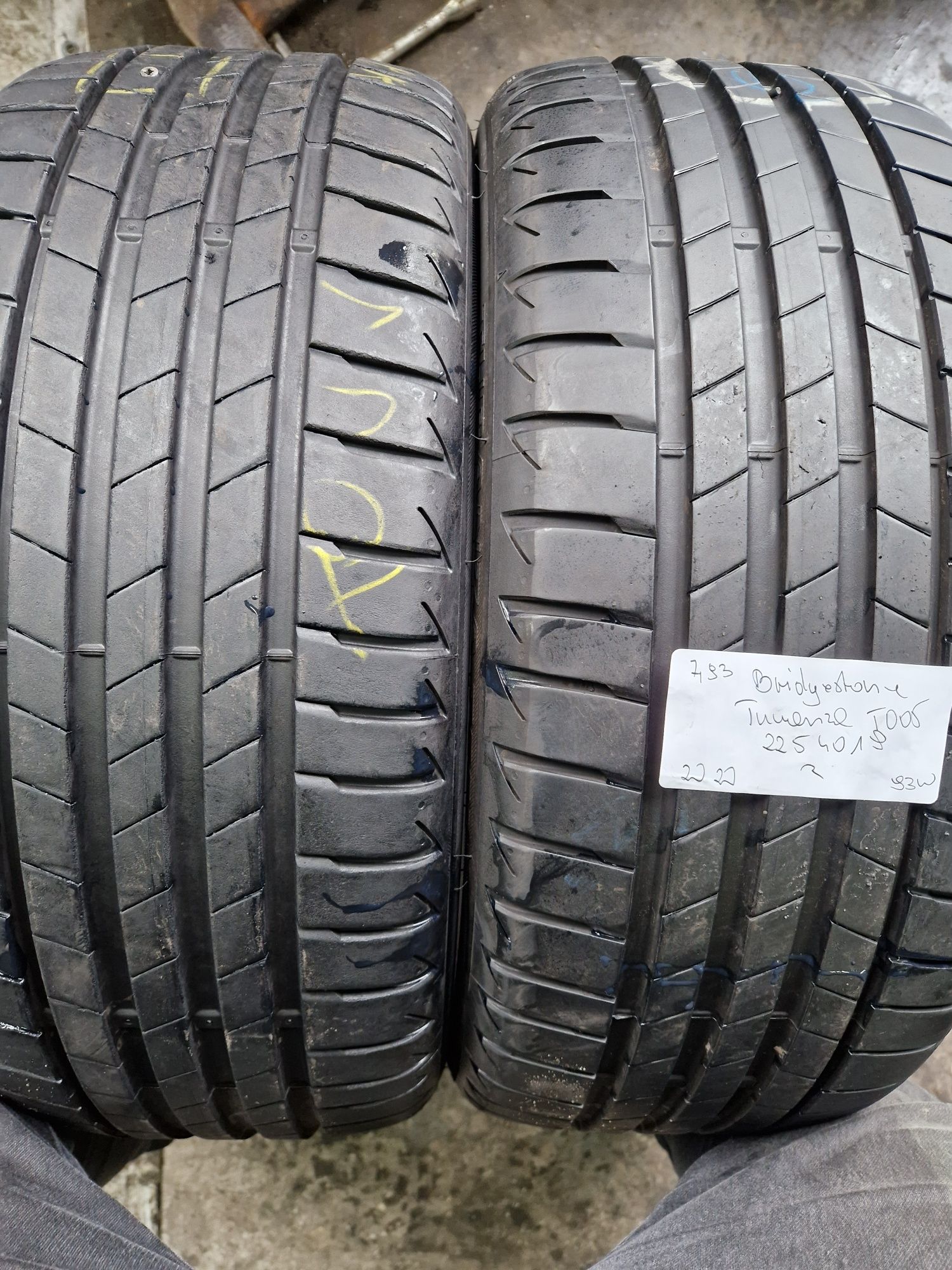 225/40/19 225/40R19 Bridgestone 2020 lato