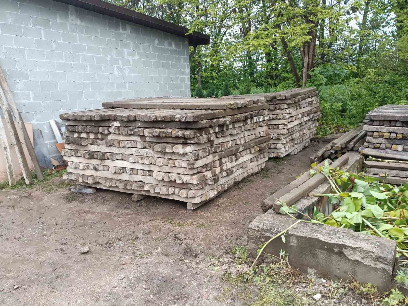 Продам стовпи  залізобетонні