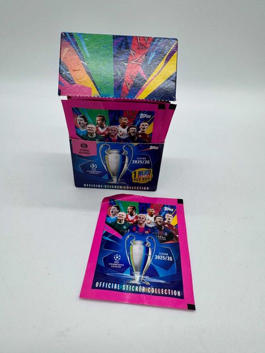 Naklejki PIŁKARSKIE TOPPS SEASON 2025/26 od loombard milicz