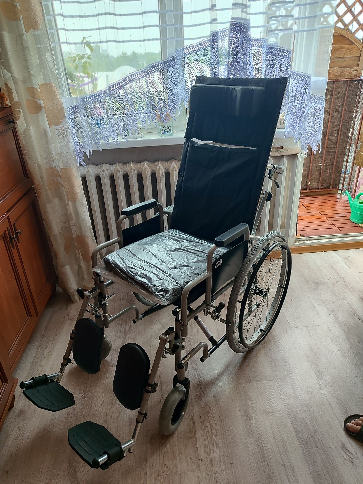 Wózek inwalidzki standardowy leżakowy