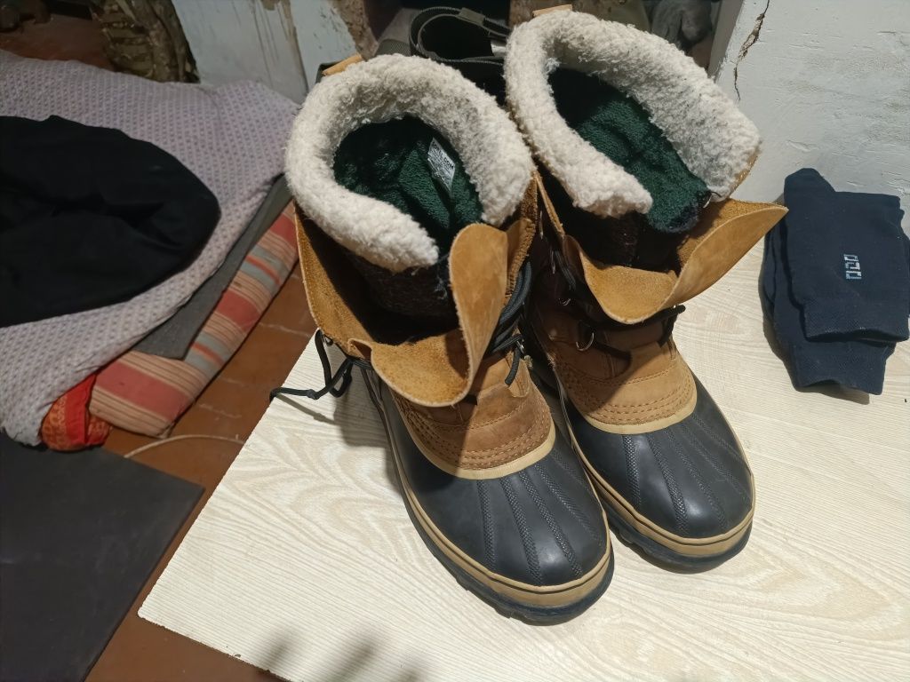 Продам дуже класні оригінальні зимові чоботи Sorel Caribou