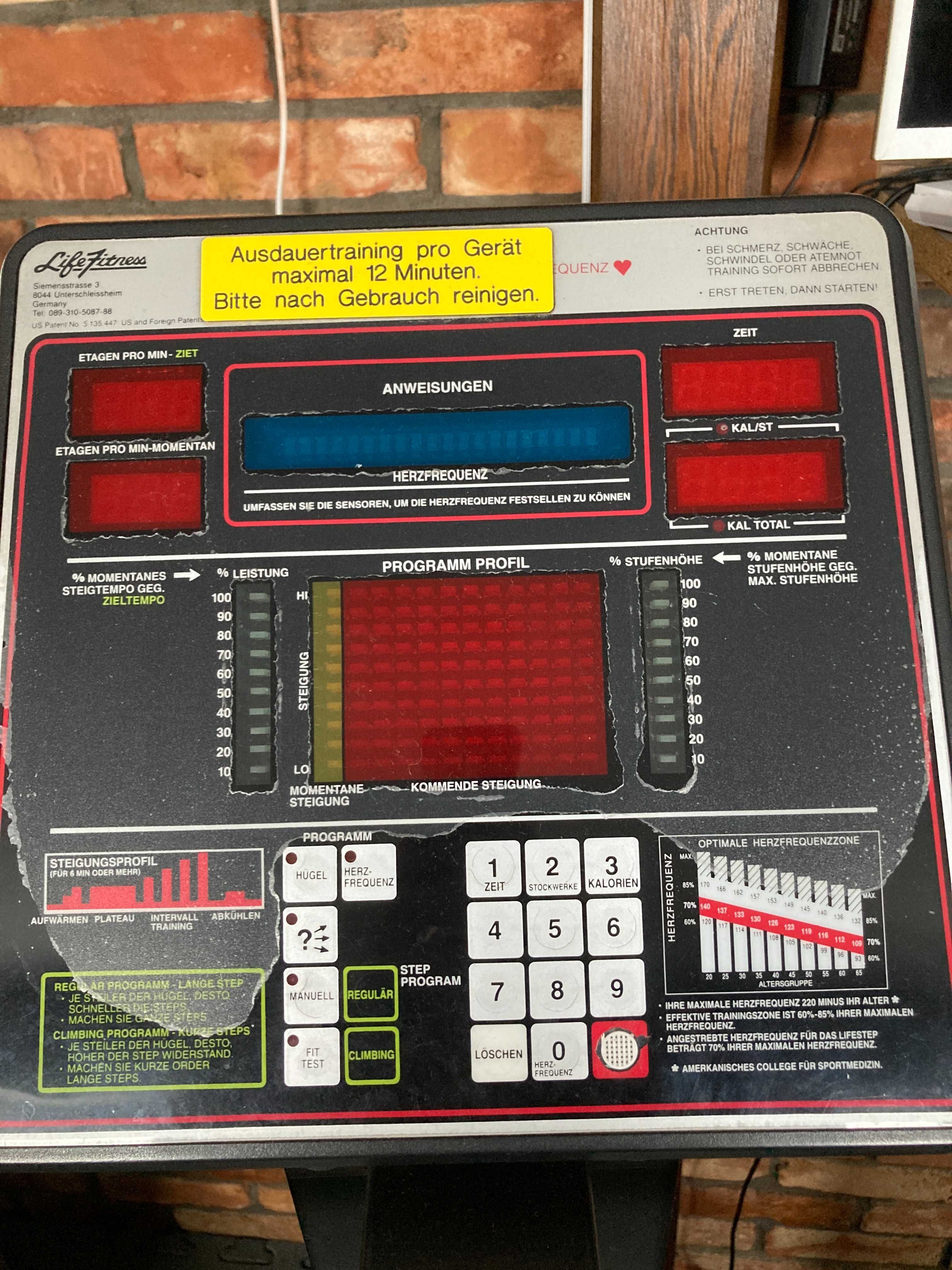 Life Fitness 9500HR orbitrek