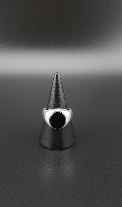 Sygnet pierścionek męski/damski srebrny pr.925 z onyksem r.18