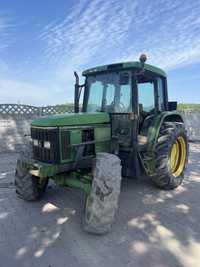 Ciagnik John Deere 6100