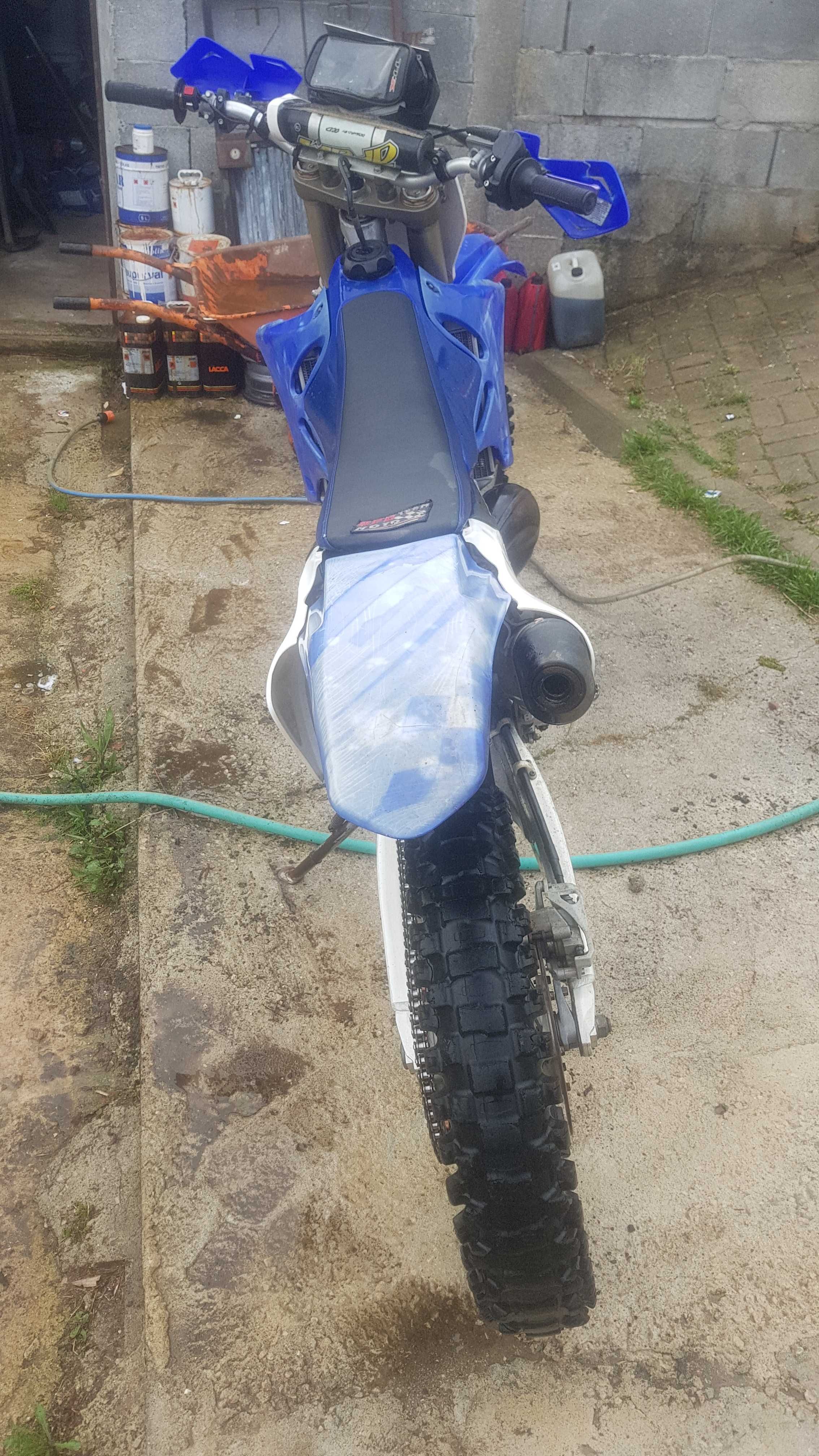 Yamaha yz 250 com motor todo reparado