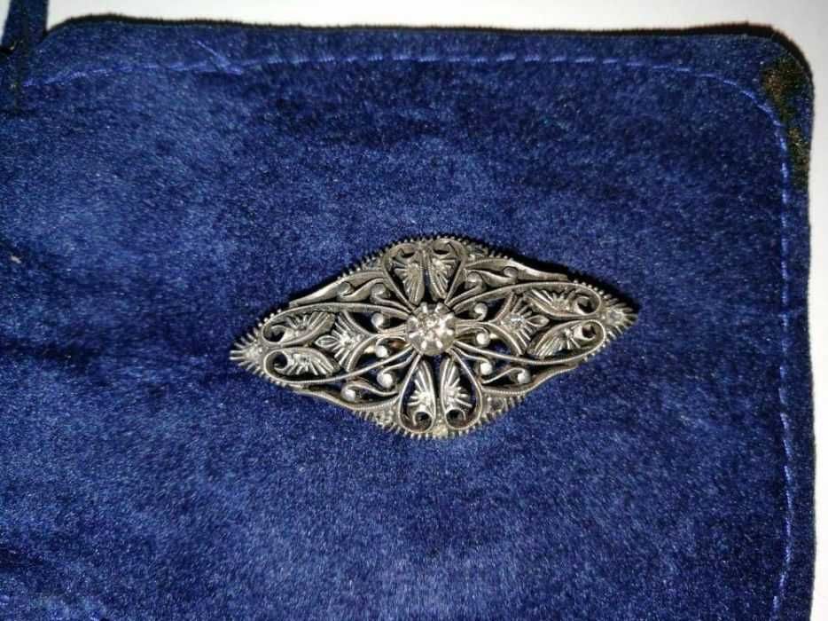 Alfinete de senhora em prata, ouro e diamantes