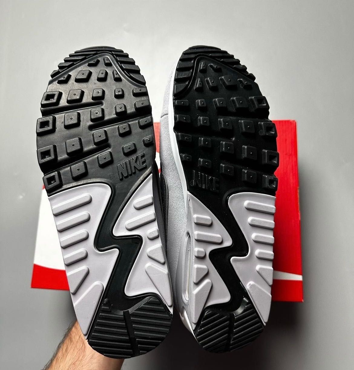 Buty Nike Air Max 90 Futura Pewter r.40,5 + Dodatek