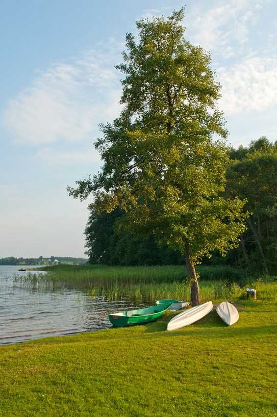 Domek z balia/jacuzzi nad jeziorem na mazurach