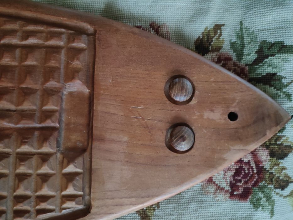 Rzeźbiona deska do serów • 55×32 cm • vintage