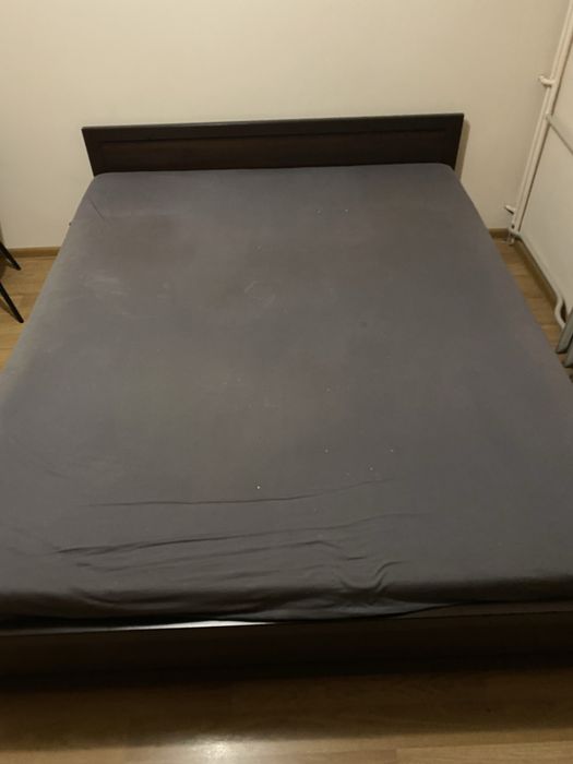 Lozko sypialniane z materacem